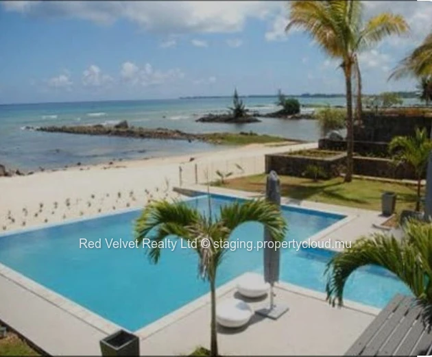 VENTE URGENTE : Appartement de 3 chambres clés en main en bord de mer à Pointe aux Biches