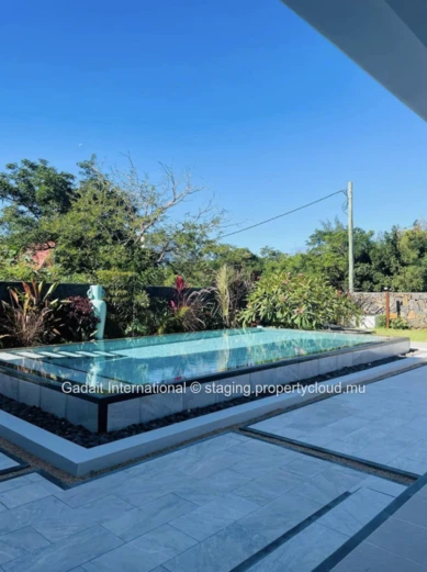 Villa d'Exception à Louer à Calodyne – L'Élégance Moderne au Cœur de la Sérénité Mauricienne