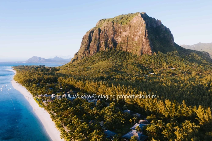 Sophisticated Retreat: Luxurious 3-Bedroom Villa in the best located Estate