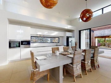 4 Bedroom Villa