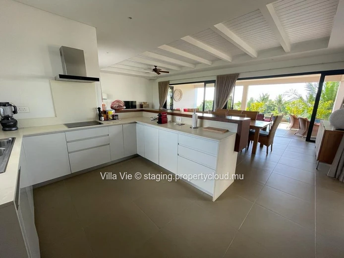 Haute Rive - Magnificent 4 bedroom penthouse on the beachfront