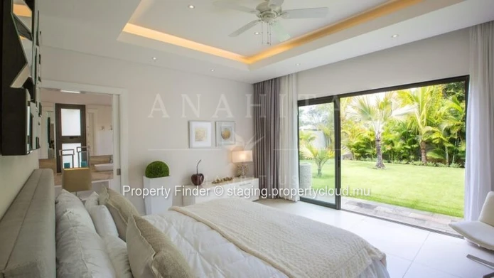 Exclusive 4-Bedroom Villa with Breathtaking Golf Views