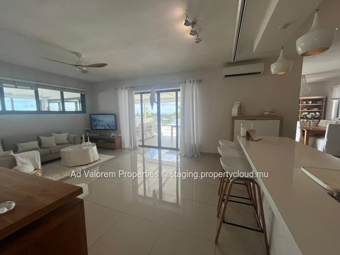 Stunning Furnished Penthouse for Rent in Black River – 150 m² (Sole Mandate)
