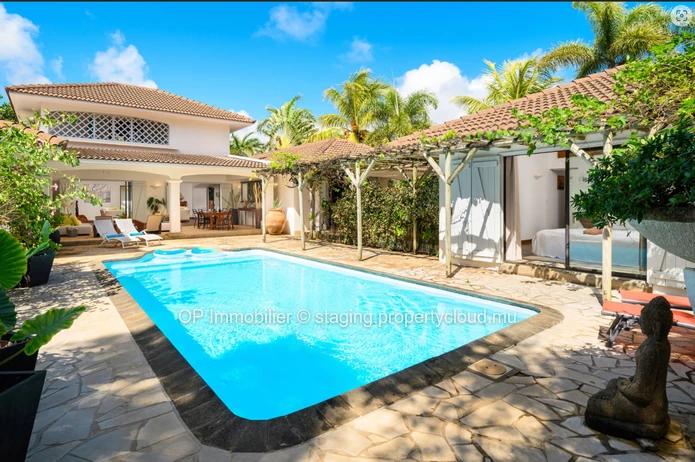 Luxurious Furnished House with Private Pool in Calodyne - Rs 250,000 - Close to Schools, Shops, and Golf Course!