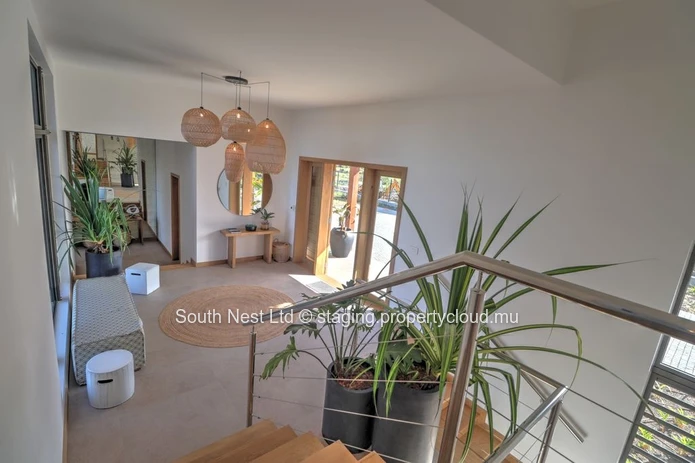 4-bed villa with a modern architecture in a prestigious golf estate