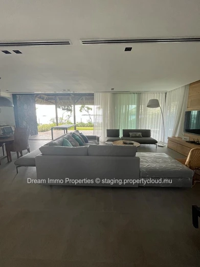 Unique Opportunity To Own A Beachfront Villa In Mauritius ! 