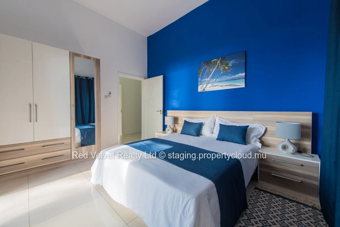 Luxurious Beachfront Apartment For Rent in Flic en Flac 