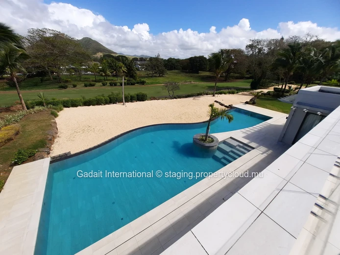 Superb villa for Rent - 4 bedrooms with Golf View | Anahita Beau Champ