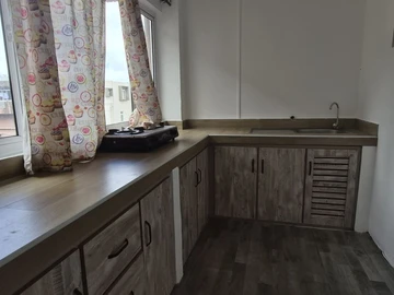 8 Bedroom Building