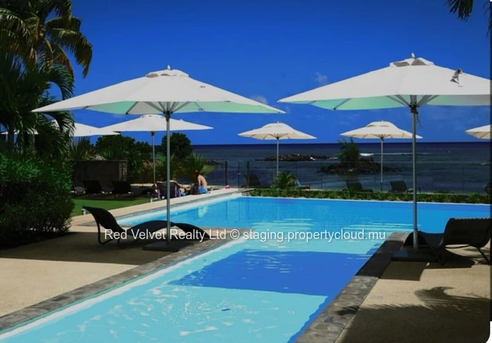 VENTE URGENTE : Appartement de 3 chambres clés en main en bord de mer à Pointe aux Biches
