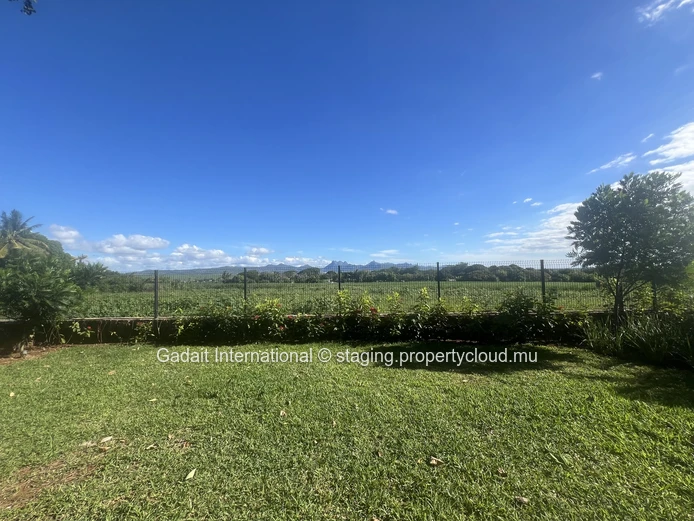 3-Bedroom Apartment for Rent in Belle Vue – Secure Residence, Private Garden, Mountain Views