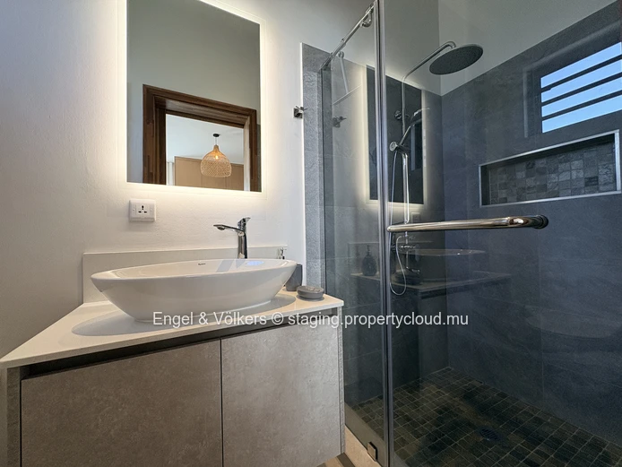FOR RENT - Luxury Apartment in Flic en Flac