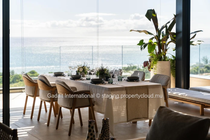 Penthouse LOÉ – Location d'Exception à Rivière Noire, Île Maurice