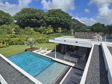 5 Bedroom Villa