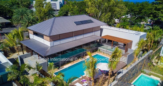 Villa avec piscine privée et jardin tropical à vendre | Rivière Noire