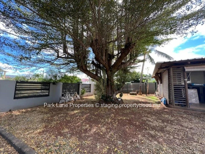 Cozy modern 3-bedroom oasis for sale in Tamarin