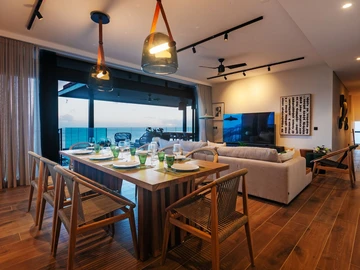 5 Bedroom Villa
