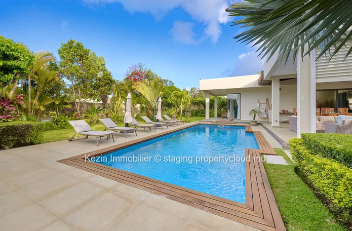 Intimate Contemporary Villa