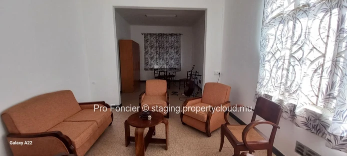 Maison à vendre à Beau-Bassin - Maison à rénover dans un quartier résidentiel prisé.