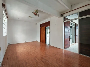 7 Bedroom House