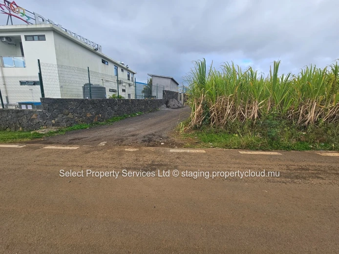 A Vendre, Terrain Commercial,  Autoroute Trianon