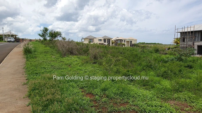 Plot of land for sale in gated estate