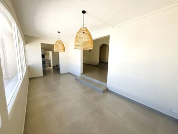 6 Bedroom House