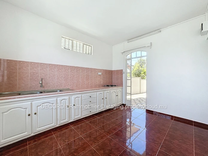 Maison spacieuse de 300 m² dans un quartier calme