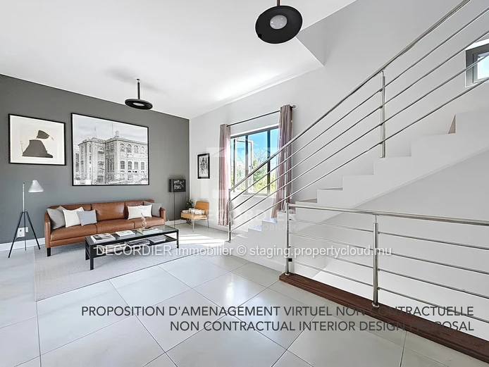 Stunning new house with swimming pool and garden