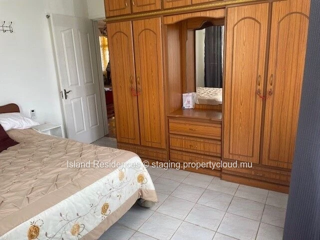 Spacious 3 bedroom apartment with a large covered terrace