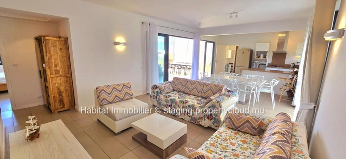 Stunning penthouse of 229 m², furnished and equipped, located in the exclusive Azuri estate