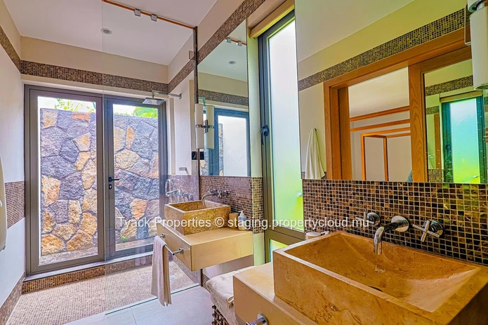 Elegant 3-Bedroom Golf View Villa in Mauritius