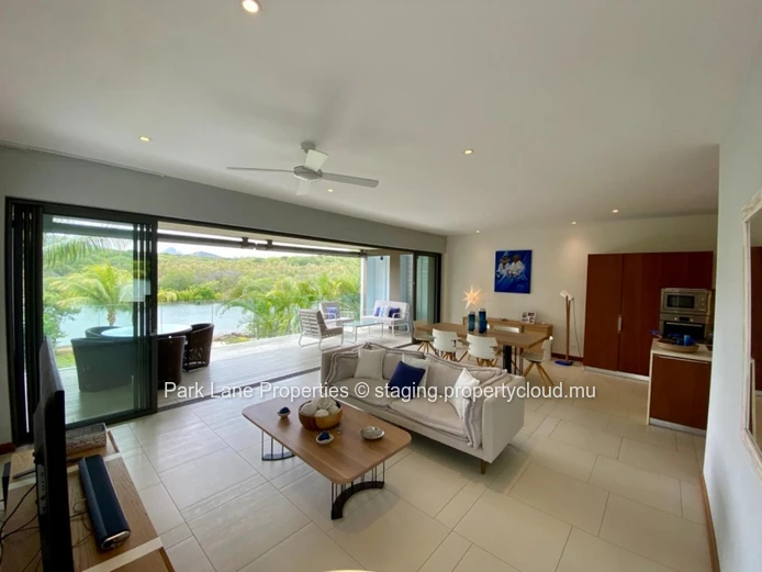 Bel appartement moderne pieds dans l'eau