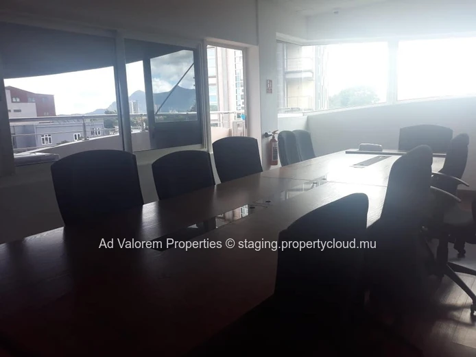 Espace Commercial/Bureau/Call Center a louer – Belle Rose