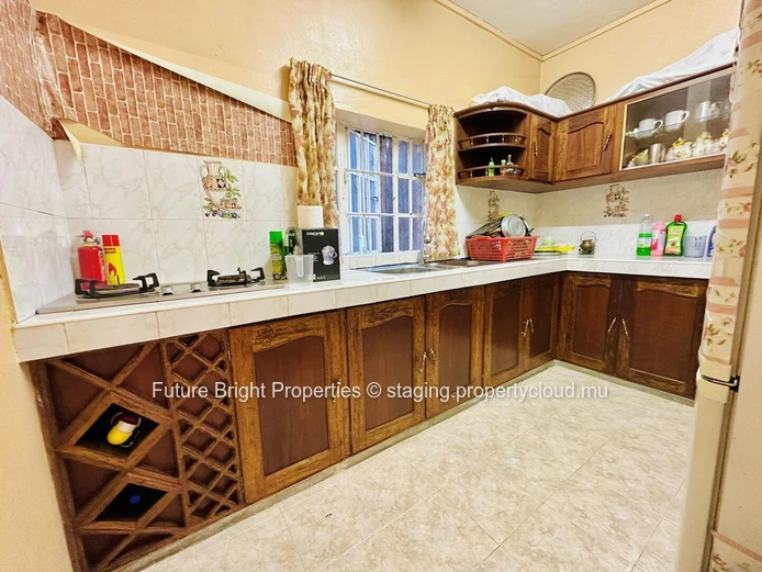À Vendre – Élégante et Spacieuse Maison Familiale dans un Morcellement Paisible