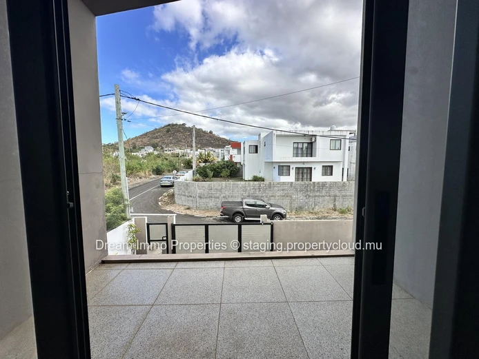 Spacious House With Mountain View & Close To Amenities In Coromandel - Mauritius