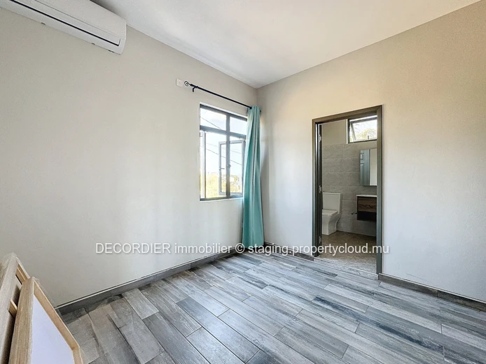 140 m² house with swimming pool