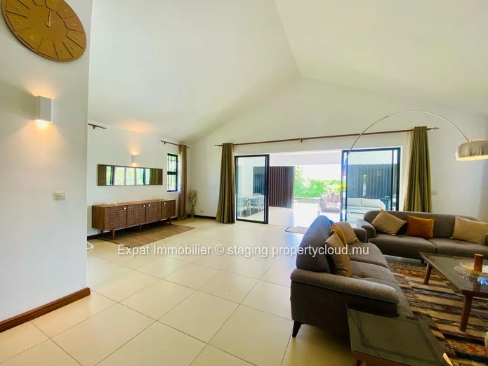 Villa In Secure Residence With Beautiful Views In Harel – Hillside