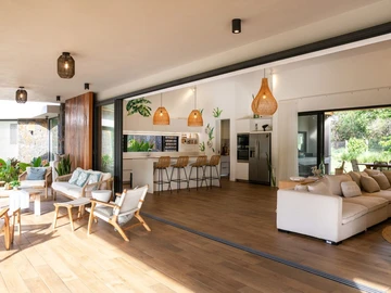 5 Bedroom Villa