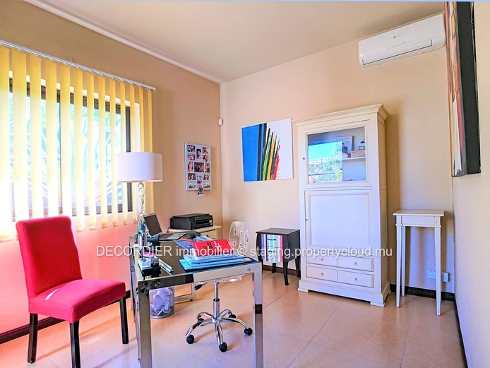 Grand Gaube, located in a quiet residential area, splendid villa