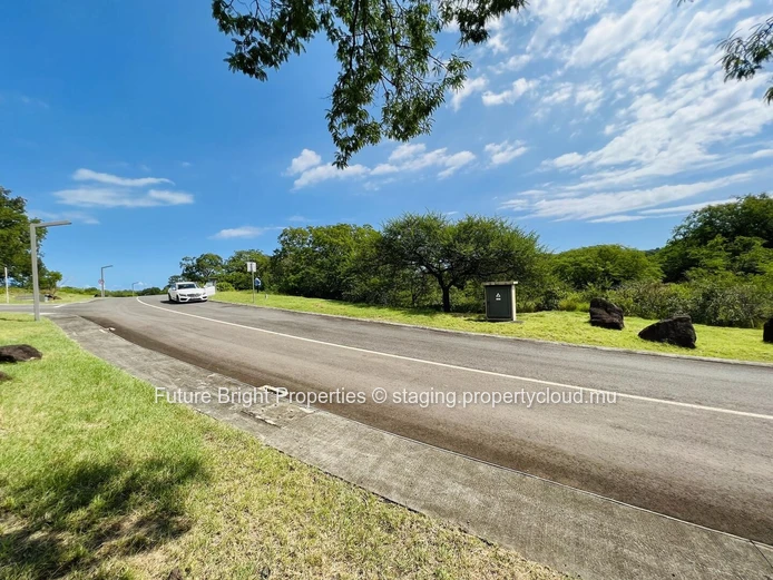 Premium Residential Plot for Sale – Domaine de Palmyre, Petite Rivière Noire (Sole Mandate)