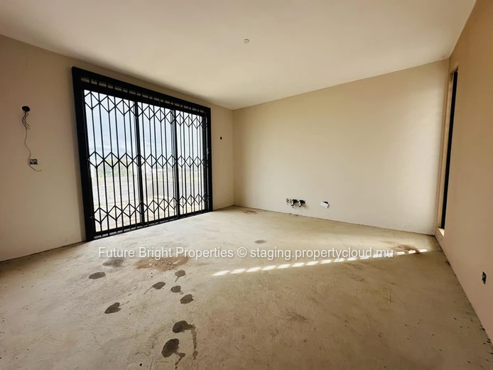 House for Sale on the West Coast (Green Creek) – Great Potential to Personalize