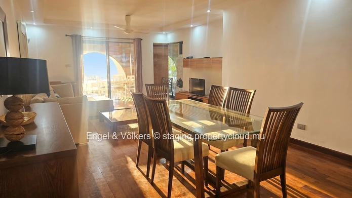 Elegant 3-Bedroom Beachfront Apartment with sea view