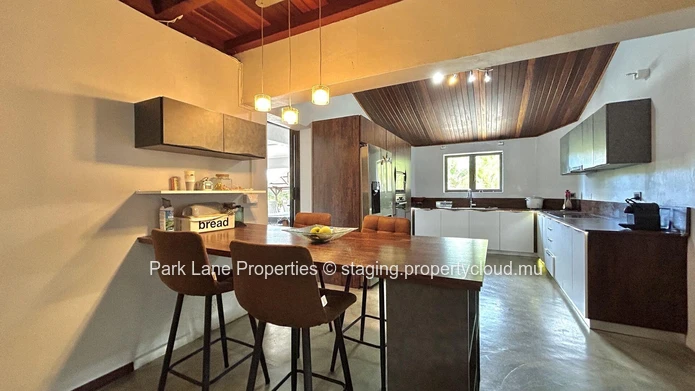 Elegant Colonial Home in Prestigious Gated Complex