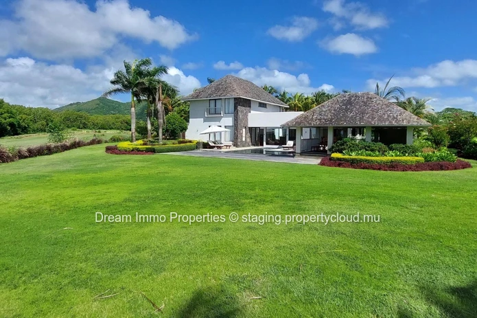 Belle Villa Vue Mer Et Montagne Dans Le Prestigieux Domaine D’Anahita A Beau Champ - Ile Maurice