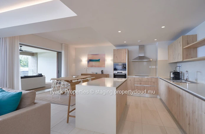 Apartment with Exceptional Lagoon Access
