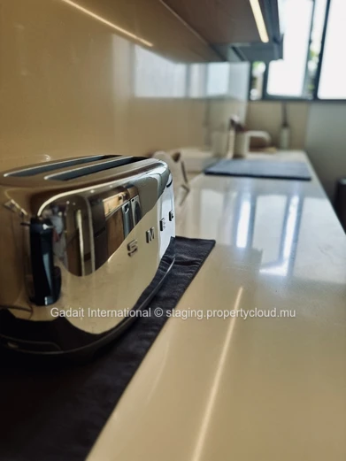 Appartement de Prestige à Montchoisy – Luxe, Sérénité et Accès Direct à la Plage