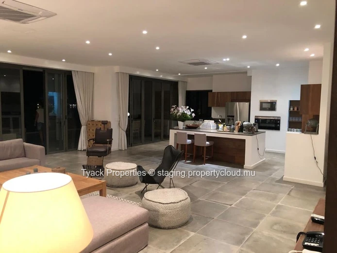 Prestigious Beachfront Penthouse with Breathtaking Bay Views – Grand Baie