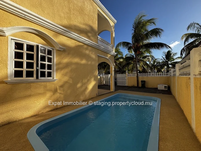 Duplex with swimming pool in a secure residential complex – Péreybère
