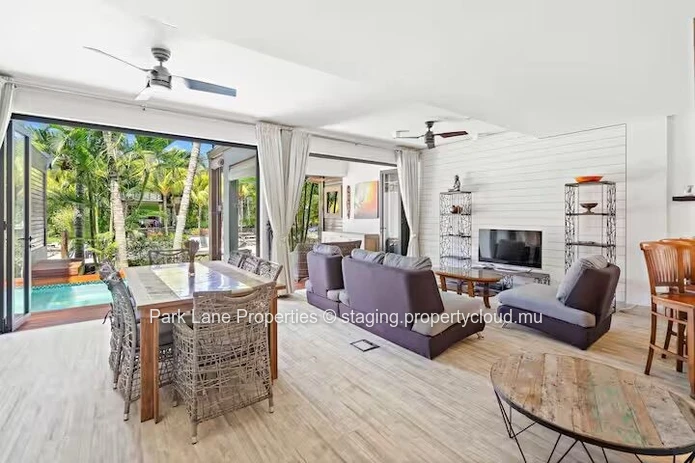 Luxury IRS duplex in Marina!